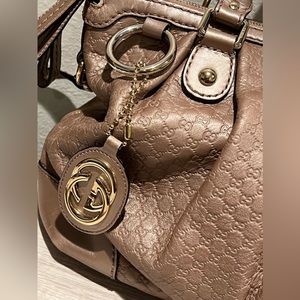 GUCCI ROSE MICROGUCCISIMA GOLD/BLUSH BAG WITH ADJUSTABLE CROSSBODY STRAP